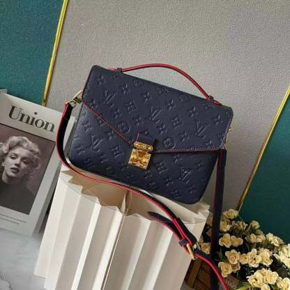 LUV POCHETTE METIS 25CM M44071