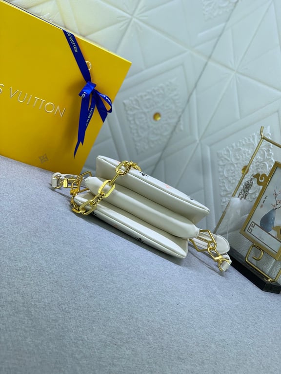 LUV COUSSIN WHITE 20CM