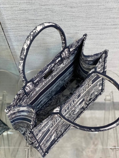 DOR MEDIUM BOOK TOTE NAVY BLUE TOILE DE JOUY STRIPES EMBROIDERY 36CM M1296ZRLP M928