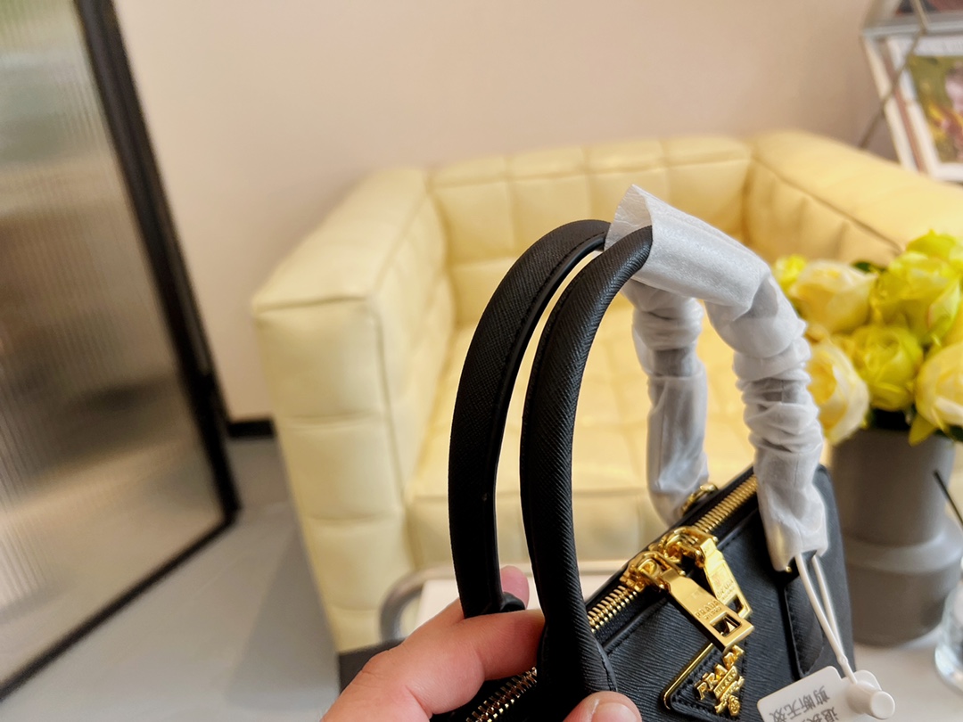 PR SMALL GALLERIA SAFFIANO LEATHER BAG BLACK 1BA896NZVF0002VOOO