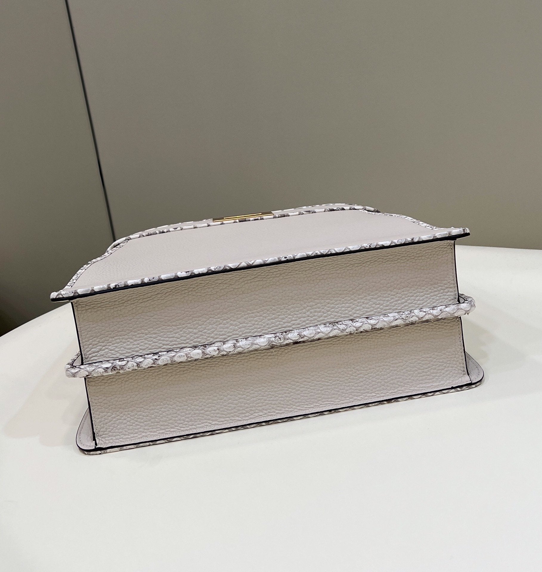 FI Peekaboo ISeeU Medium Ivory For Women, Women’s Handbags, Shoulder Bags 13.1in/33.5cm FF