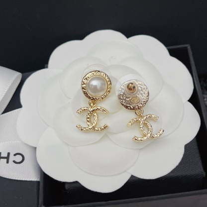 CC CC PEARL EARRINGS
