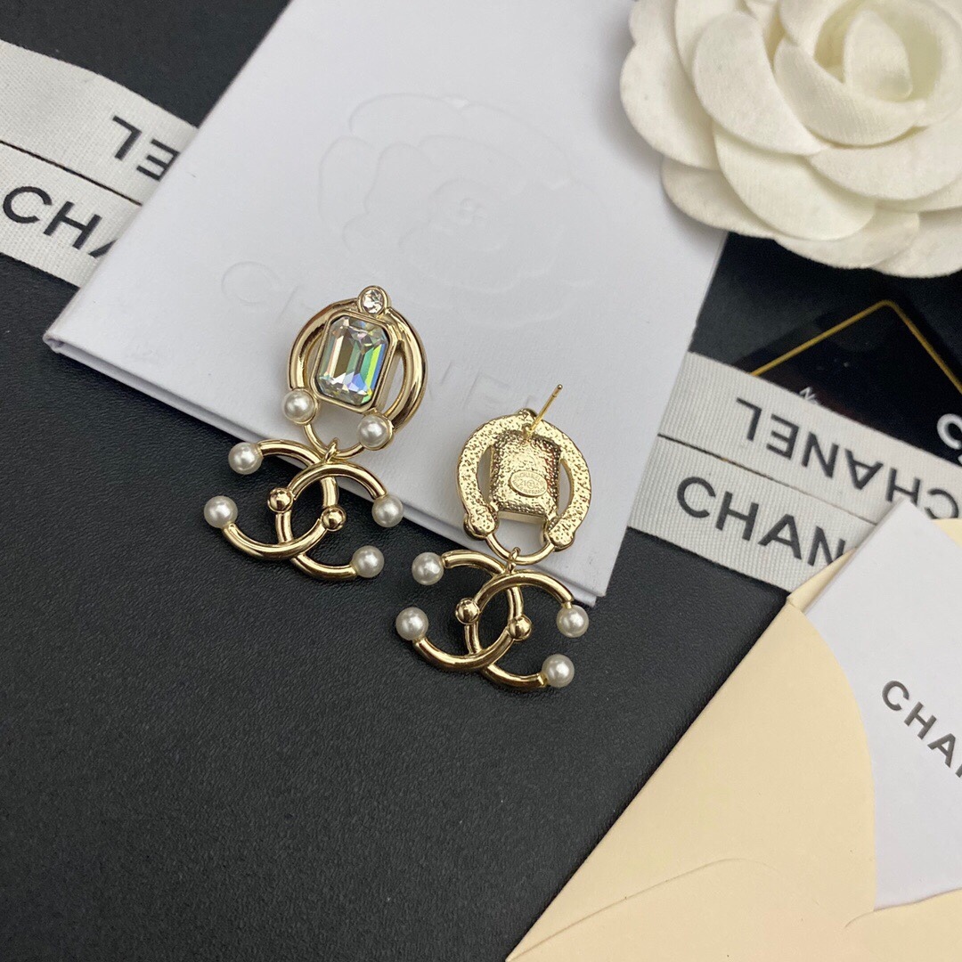 CC WHITE CRYSTALS EARRINGS