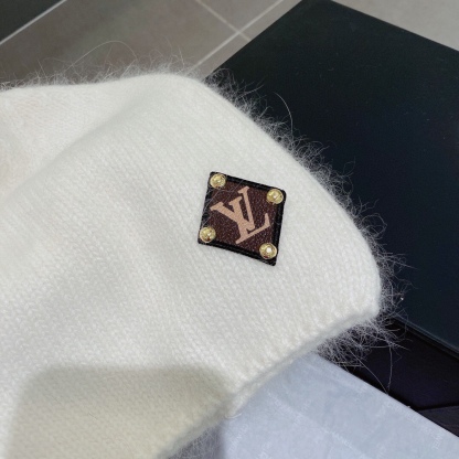 LV WOOL BEANIE WITH MONOGRAM CANVAS &amp; LEATHER TAG WHITE