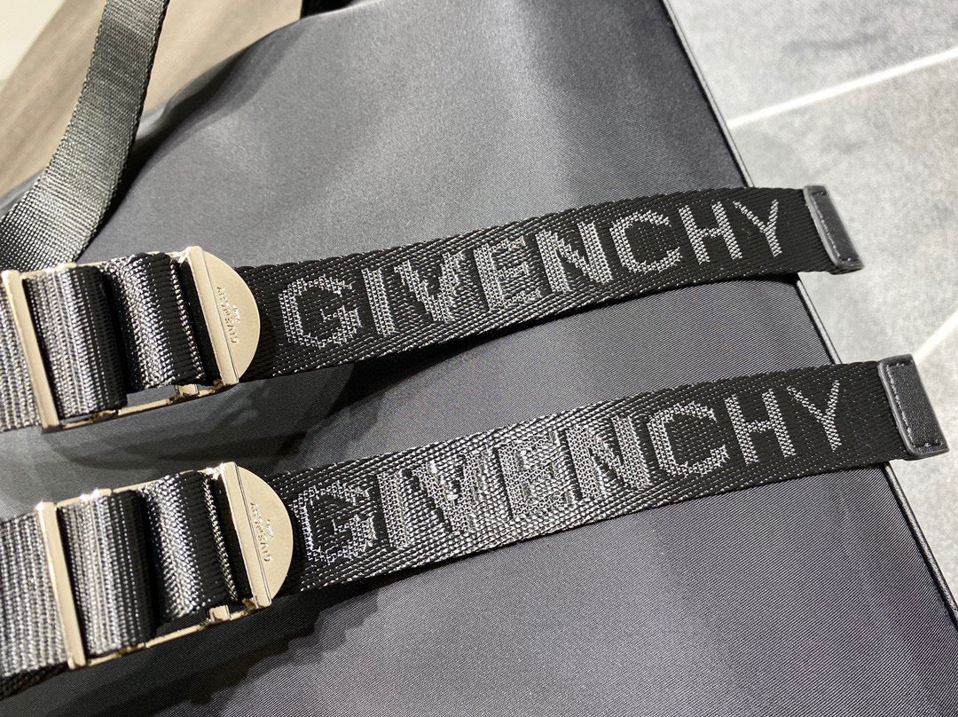gv Essentiel U Backpack Black For Men, Men&#8217;s Backpacks 17in/43cm GVC
