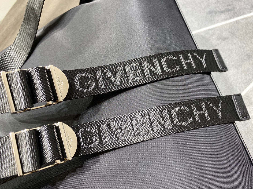 gv Essentiel U Backpack Black For Men, Men&#8217;s Backpacks 17in/43cm GVC