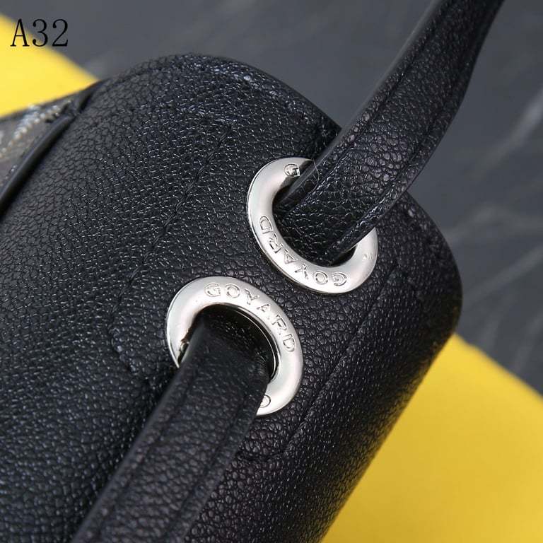 GY SEAL CLASP THE 233 BAG BLACK 25CM