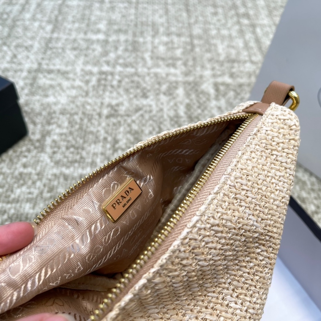 PR TRIANGLE CROCHET SHOULDER BAG NATURAL 25CM 1BH190 2A2T F0018 V DUO