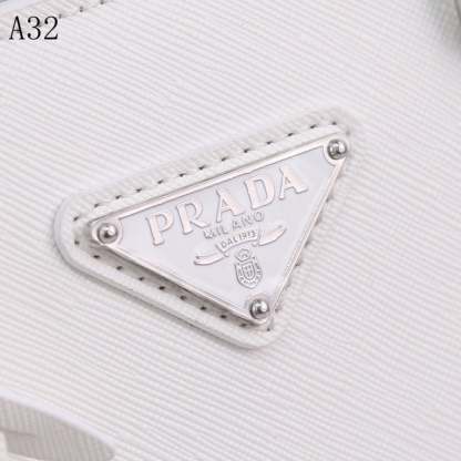 PR 23CM SMALL WHITE LEATHER GALLERIA SAFFIANO BAG