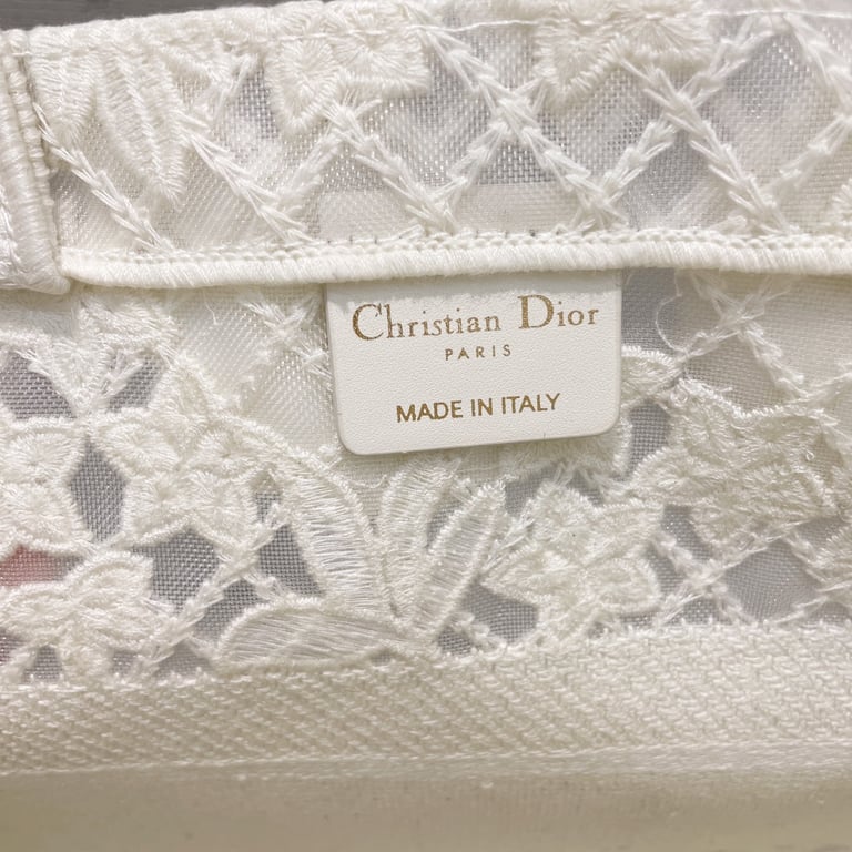 DIR 36CM WHITE D-LACE EMBROIDERY WITH 3D MACRAME EFFECT TOTE BAG