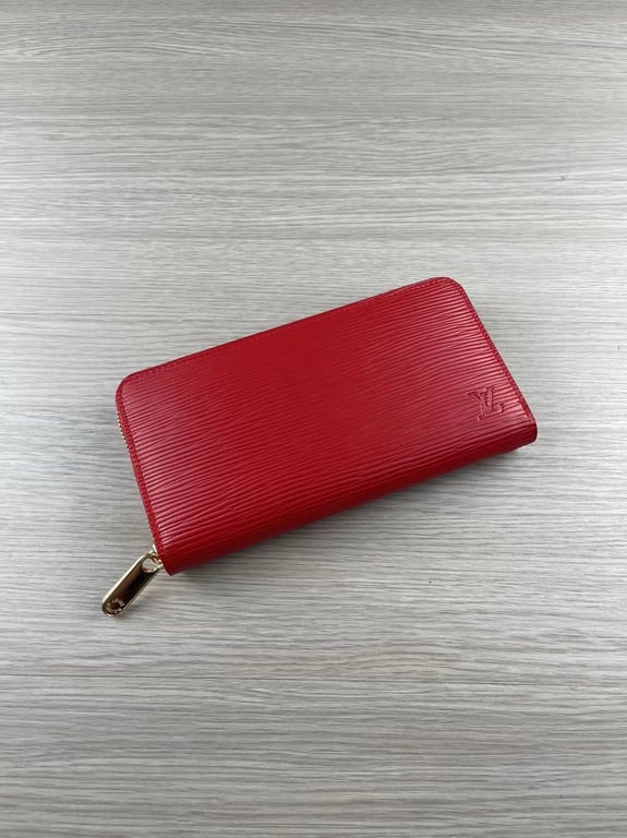 LOUIS VUITTON ZIPPY WALLET RED M60017