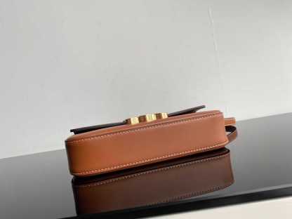 CE TRIOMPHE SHOULDER BAG IN SHINY CALFSKIN BROWN 194143BFN04LU