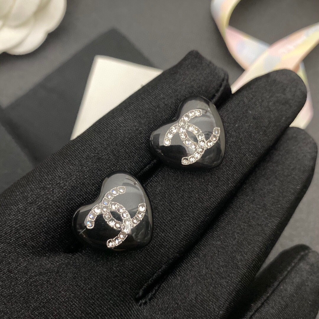 CC HEART BLACK EARRINGS