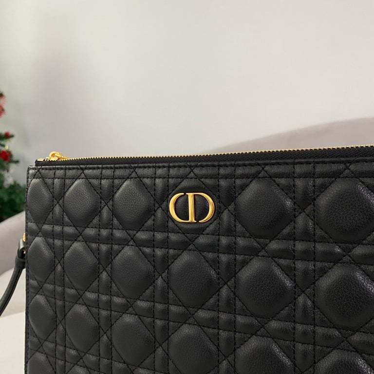 dir LARGE CARO DAILY POUCH BLACK S5086UWHC_M900