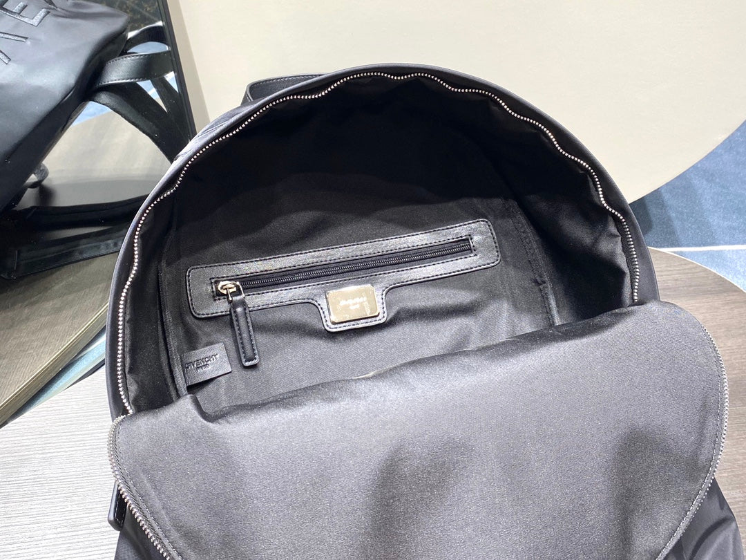 gv Essentiel U Backpack Black For Men, Men&#8217;s Backpacks 17in/43cm GVC