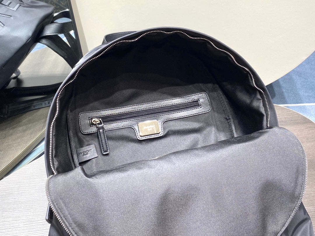 gv Essentiel U Backpack Black For Men, Men&#8217;s Backpacks 17in/43cm GVC