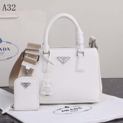 PR 23CM SMALL WHITE LEATHER GALLERIA SAFFIANO BAG
