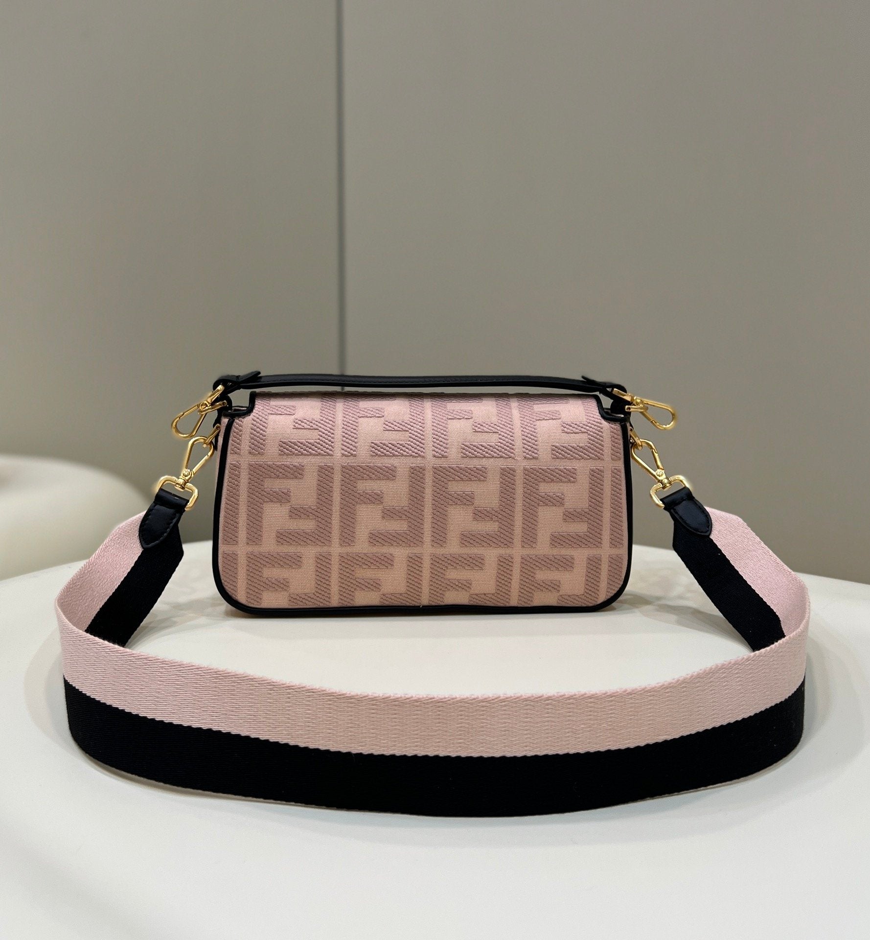 FI Baguette Light Pink For Women, Women’ Handbags, Shoulder And Crossbody Bags 10.6in/27cm FF 8BR600