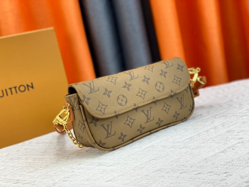 LUV WALLET ON CHAIN IVY BEIGE