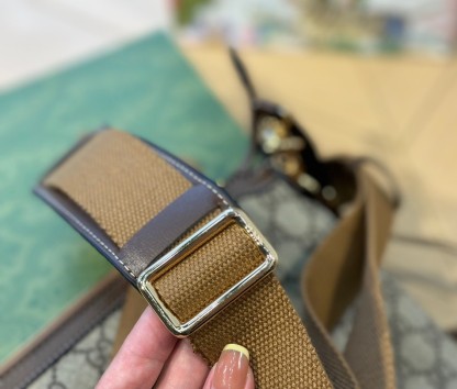 GG MESSENGER BAG WITH INTERLOCKING G BEIGE 29CM ‎760021 92THG 8563