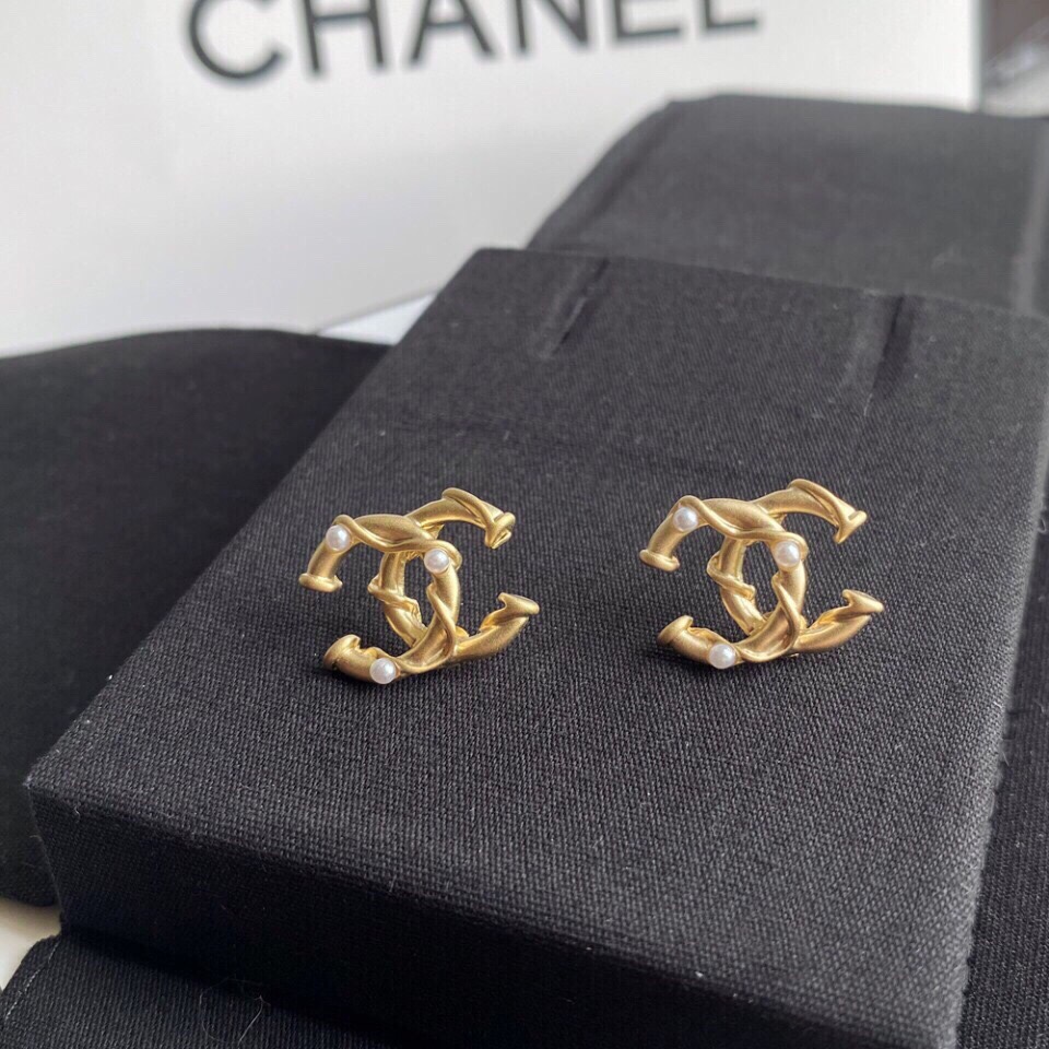 CC CC GOLD EARRINGS