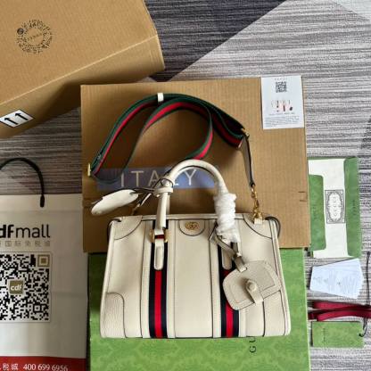 GC 715772 Exquisite PM white 27CM