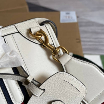 GC 715772 Exquisite PM white 27CM