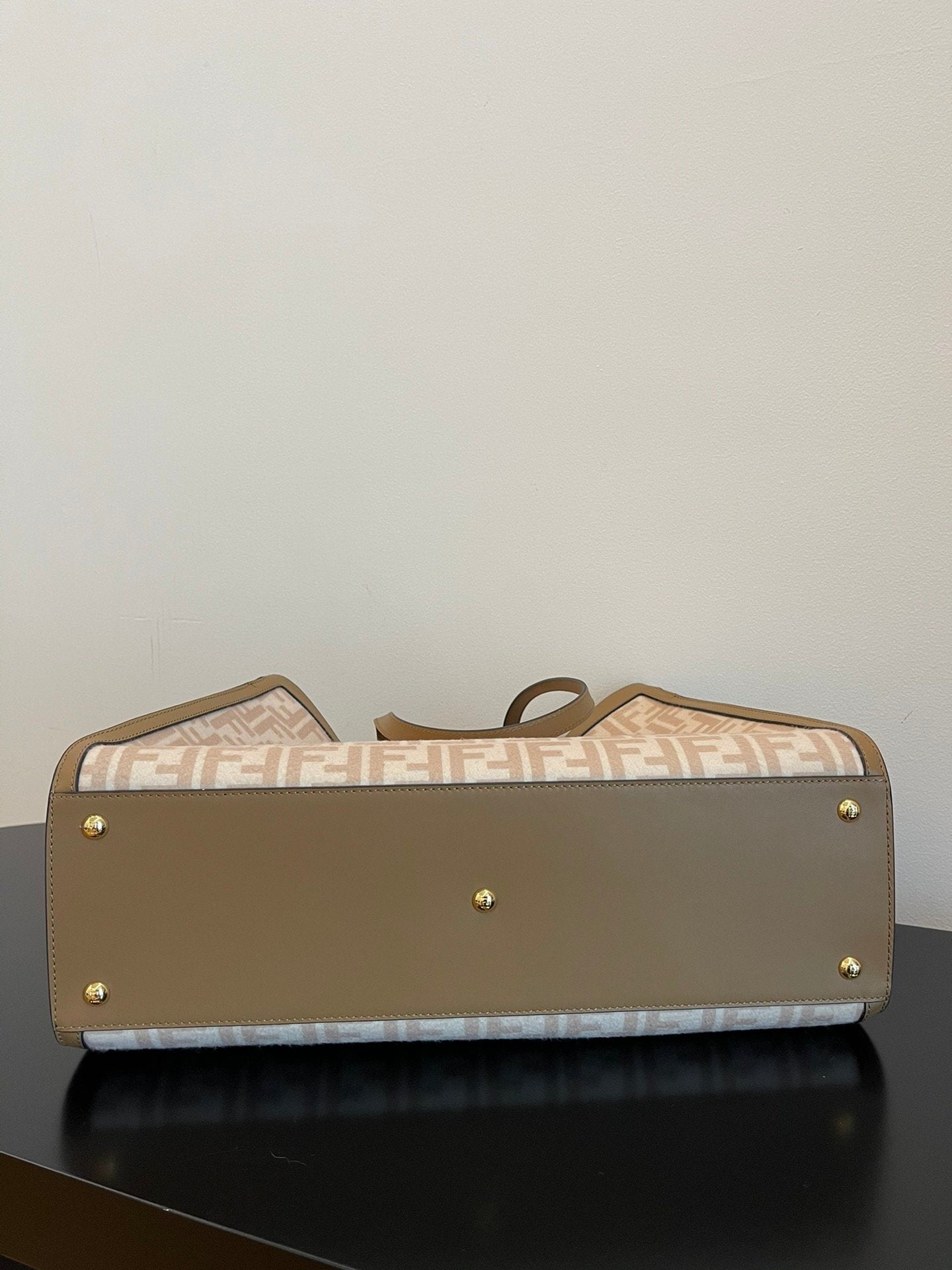 FI Peekaboo X-tote Bag Beige Canvas For Women, Women’s Handbags, Shoulder Bags 16.1in/41cm FF 8BH374