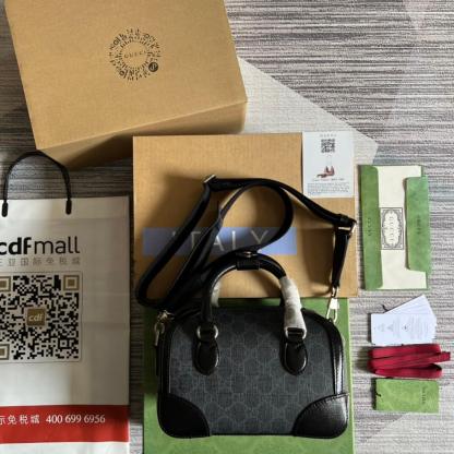 GC 723307 Travelling bag PM Supreme 21.5CM black