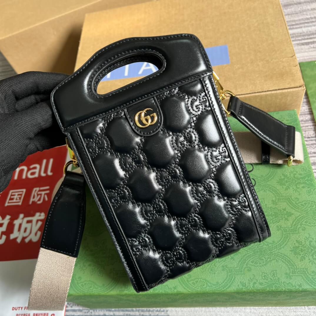 GC 723776 UM8HG 1046 matelassé 14cm black