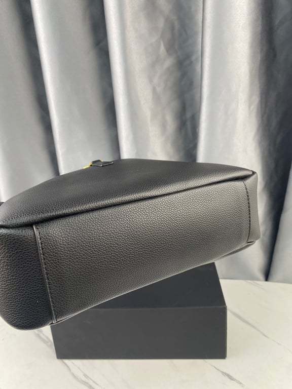 SAINT LAURENT LE 5 A 7 SOFT SMALL HOBO BAG IN SMOOTH LEATHER BLACK