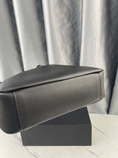SAINT LAURENT LE 5 A 7 SOFT SMALL HOBO BAG IN SMOOTH LEATHER BLACK