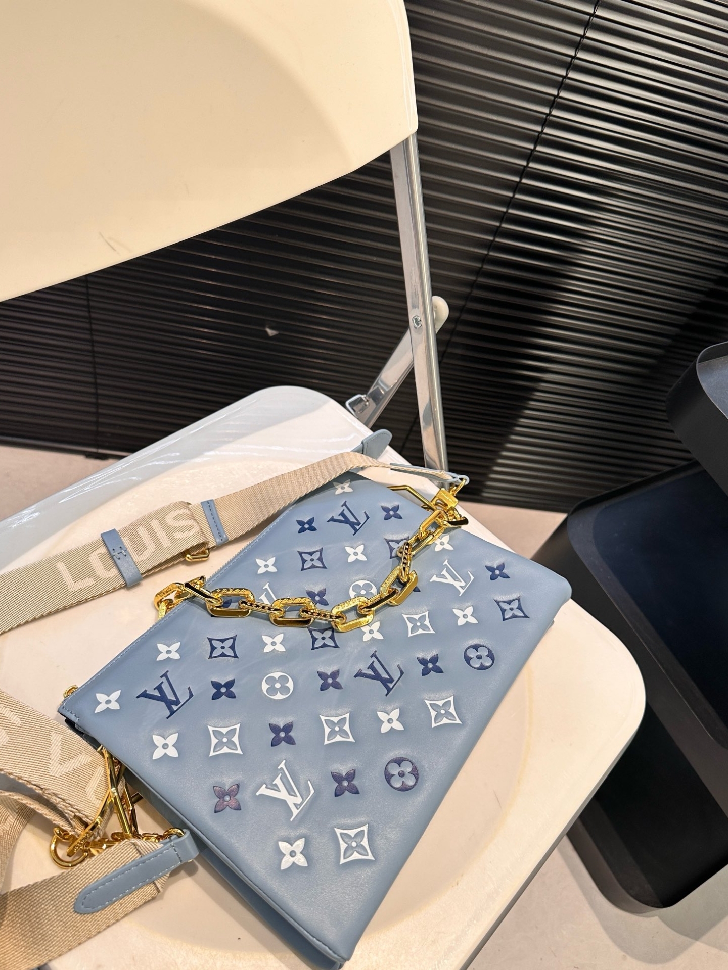 LV COUSSIN PM COUSSIN BAG BLUE 26CM M22953