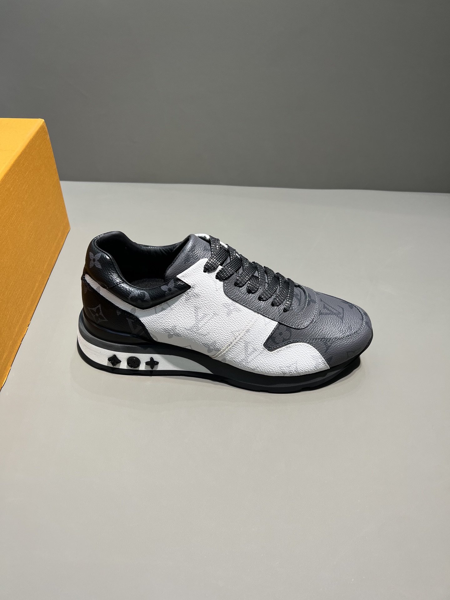 LUV RUN AWAY SNEAKER MONOGRAM CANVAS BLACK/WHITE/GREY