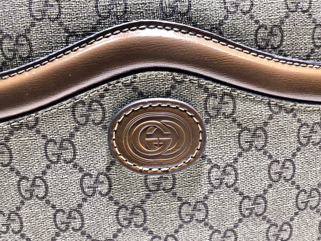 GG MESSENGER BAG WITH INTERLOCKING G 25.5 CM 675891 92THG 8563