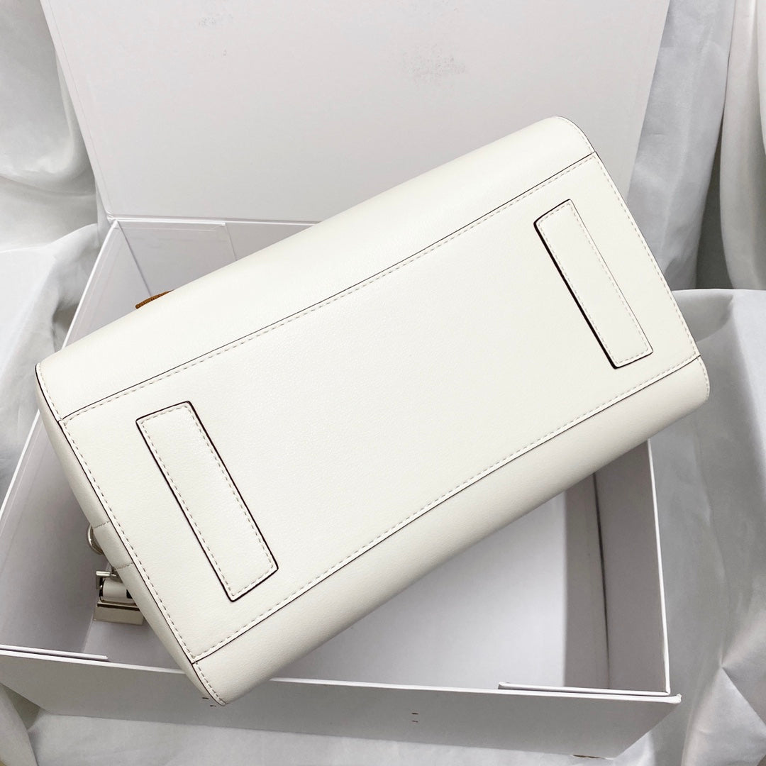 gv Antigona Bag White For Women, Handbags, Shoulder Bags 13in/33cm GVC 