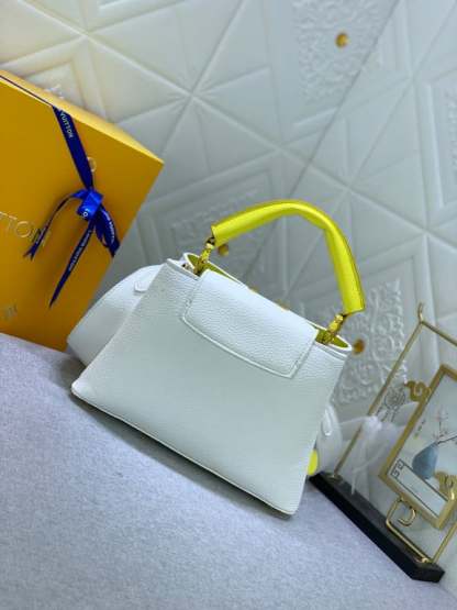 LUV CAPUCINES BB SNOW WHITE 27CM