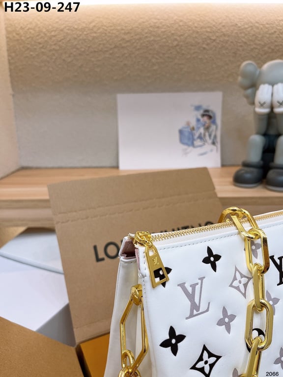LUV BOLSO COUSSIN PM MONOGRAM WHITE 26CM