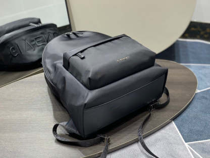 gv Essentiel U Backpack Black For Men, Men&#8217;s Backpacks 17in/43cm GVC