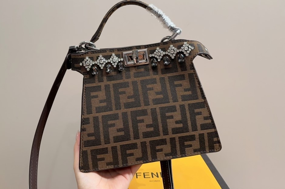 FD PEEKABOO ISEEU PETITE JACQUARD FF FABRIC BAG WITH CRYSTALS 21CM 8BN335APKPF0TPN