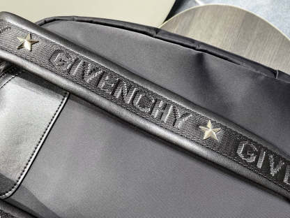 gv Essentiel U Backpack Black For Men, Men&#8217;s Backpacks 17in/43cm GVC