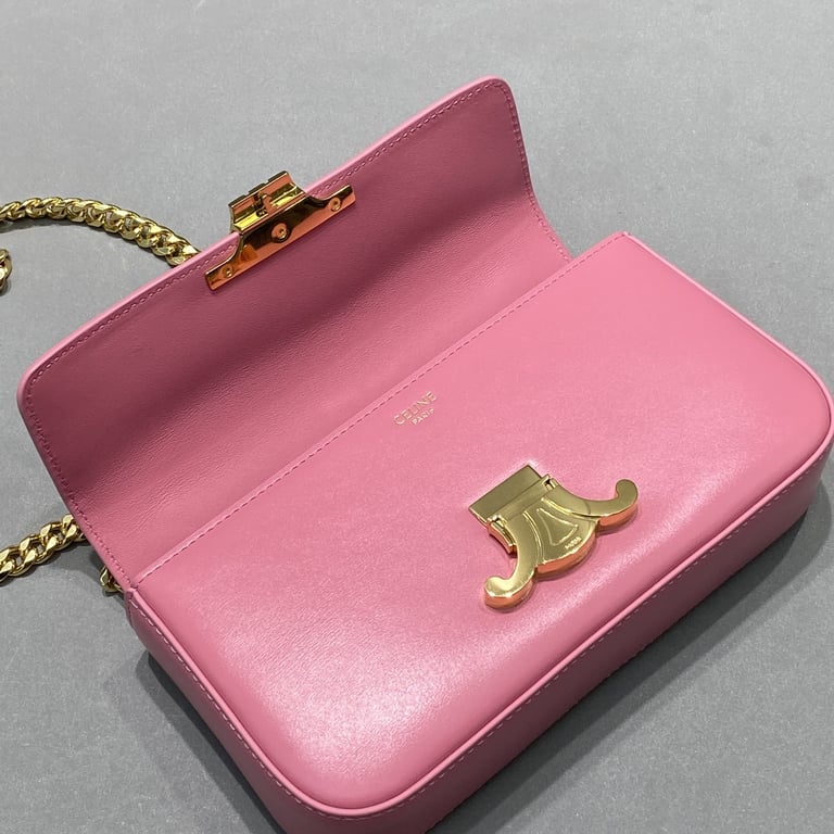 CE CHAIN SHOULDER BAG TRIOMPHE IN TRIOMPHE CANVAS PINK