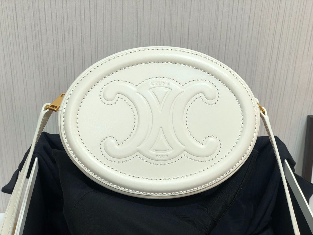 CE CROSSBODY OVAL PURSE CUIR TRIOMPHE IN SMOOTH CALFSKIN WHITE