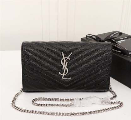 SAINT LAURENT CASSANDRE MATELASSE CHAIN WALLET IN GRAIN DE POUDRE EMBOSSED BLACK SILVER 22CM