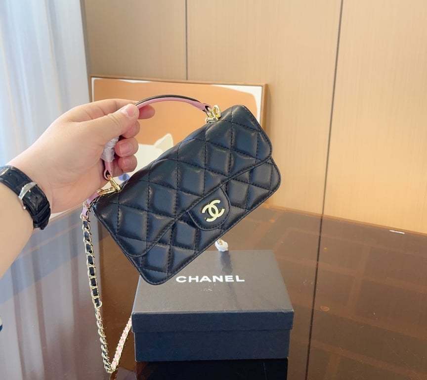CHL MINI FLAP BAG WITH TOP HANDLE 19CM BLACK AS2431