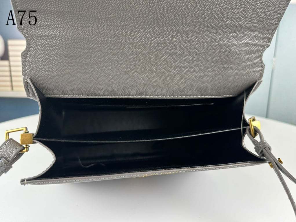 SAINT LAURENT CASSANDRA MEDIUM TOP HANDLE IN GRAIN DE POUDRE EMBOSSED FOG LEATHER 24CM