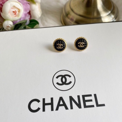 CC BUTTON EARRINGS
