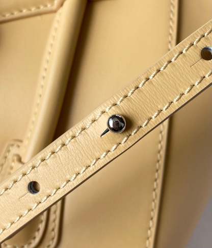 gv Mini Antigona Lock Bag Caramel For Women, Handbags, Shoulder Bags 8.7in/22cm GVC