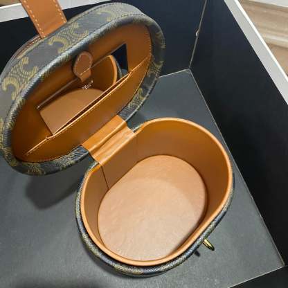 CE Vanity Case In Triomphe Canvas Tan For Women 6in/15cm 4M0932DP4.04LU