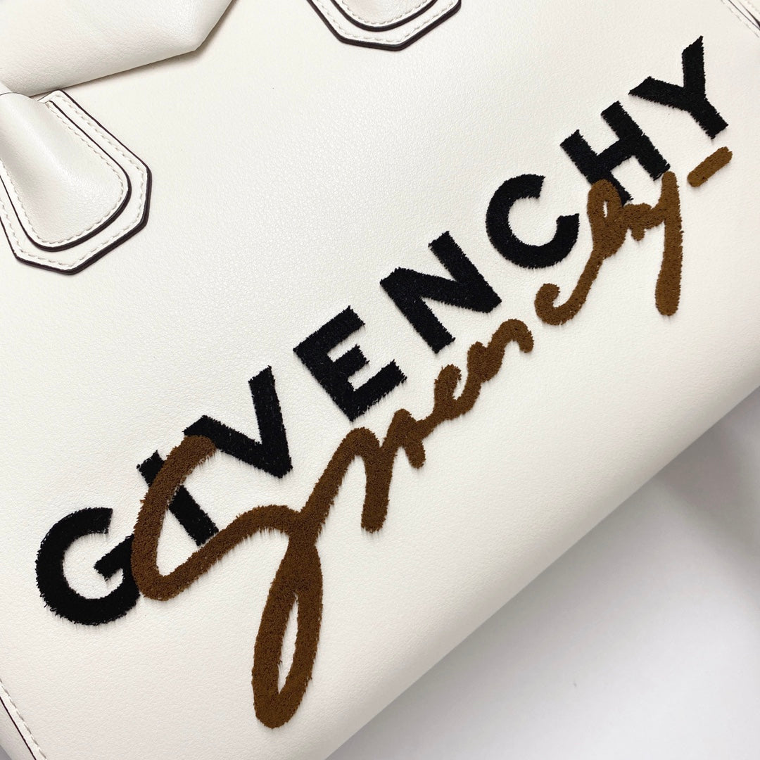 gv Antigona Bag White For Women, Handbags, Shoulder Bags 13in/33cm GVC 